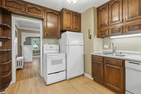 1883 Saint Clair Avenue Saint Paul MN 55105