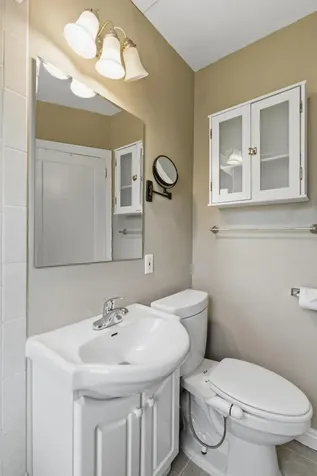 1883 Saint Clair Avenue Saint Paul MN 55105