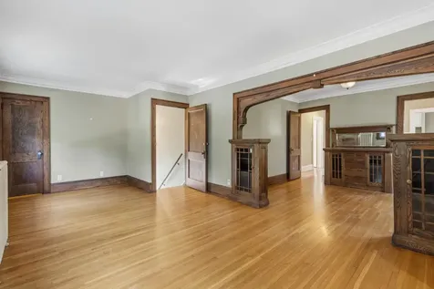 1883 Saint Clair Avenue Saint Paul MN 55105