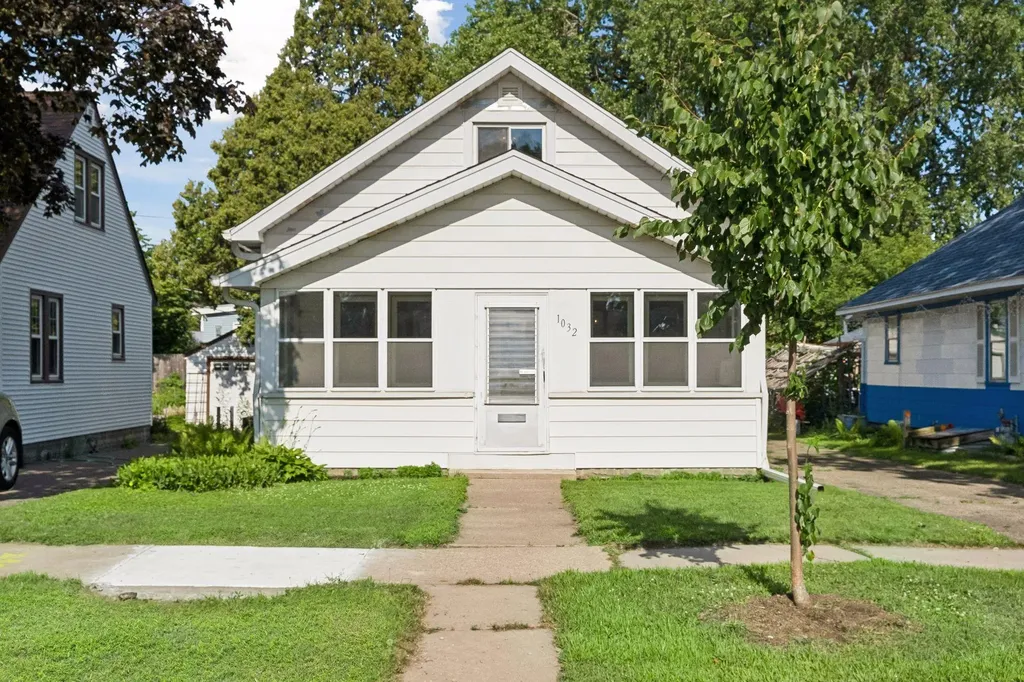 1032 Cumberland Street Saint Paul MN 55117