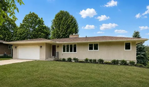 635 Iona Lane Roseville MN 55113