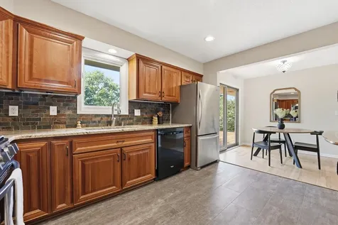 635 Iona Lane Roseville MN 55113