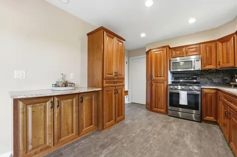 635 Iona Lane Roseville MN 55113