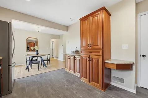 635 Iona Lane Roseville MN 55113
