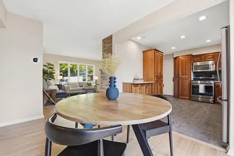635 Iona Lane Roseville MN 55113