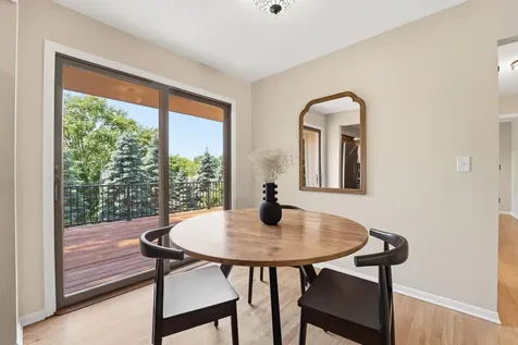635 Iona Lane Roseville MN 55113