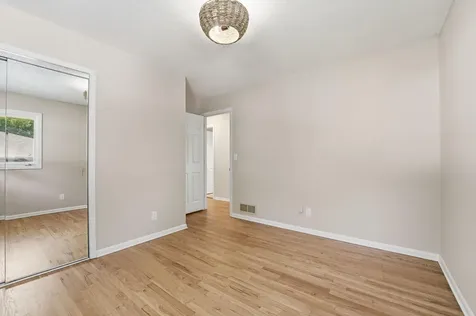 635 Iona Lane Roseville MN 55113