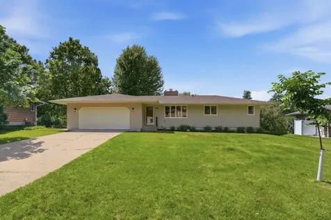 635 Iona Lane Roseville MN 55113