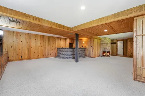 635 Iona Lane Roseville MN 55113