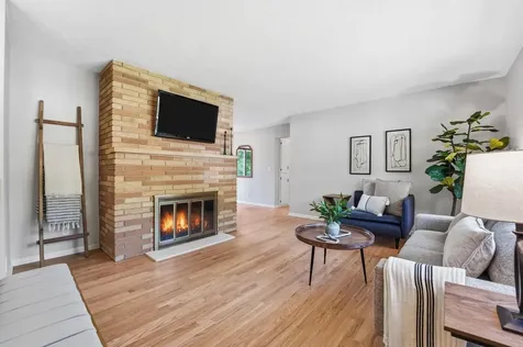 635 Iona Lane Roseville MN 55113