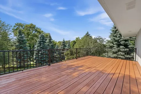 635 Iona Lane Roseville MN 55113