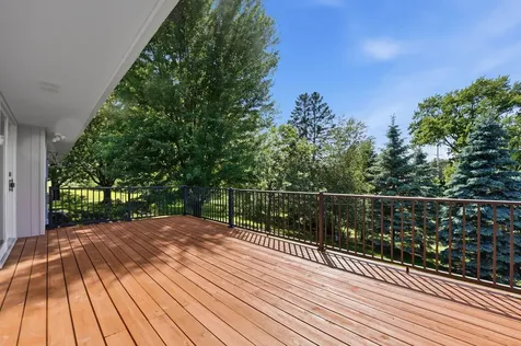 635 Iona Lane Roseville MN 55113