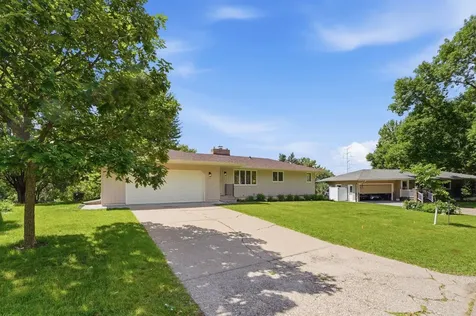 635 Iona Lane Roseville MN 55113