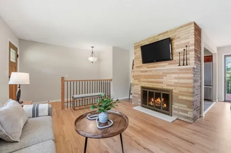 635 Iona Lane Roseville MN 55113