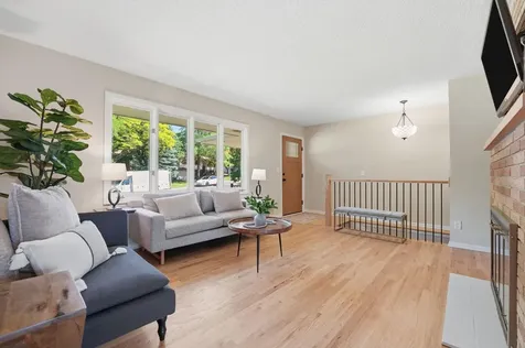 635 Iona Lane Roseville MN 55113
