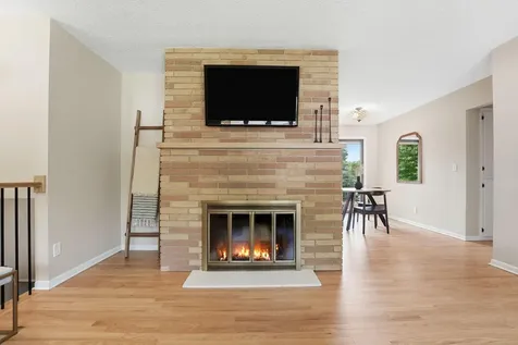 635 Iona Lane Roseville MN 55113