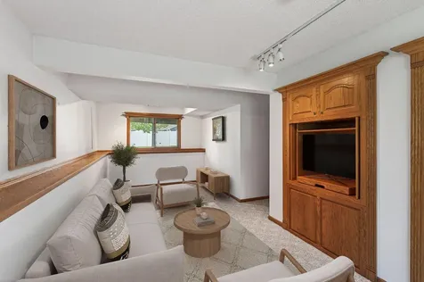 1113 Polk Street S Shakopee MN 55379