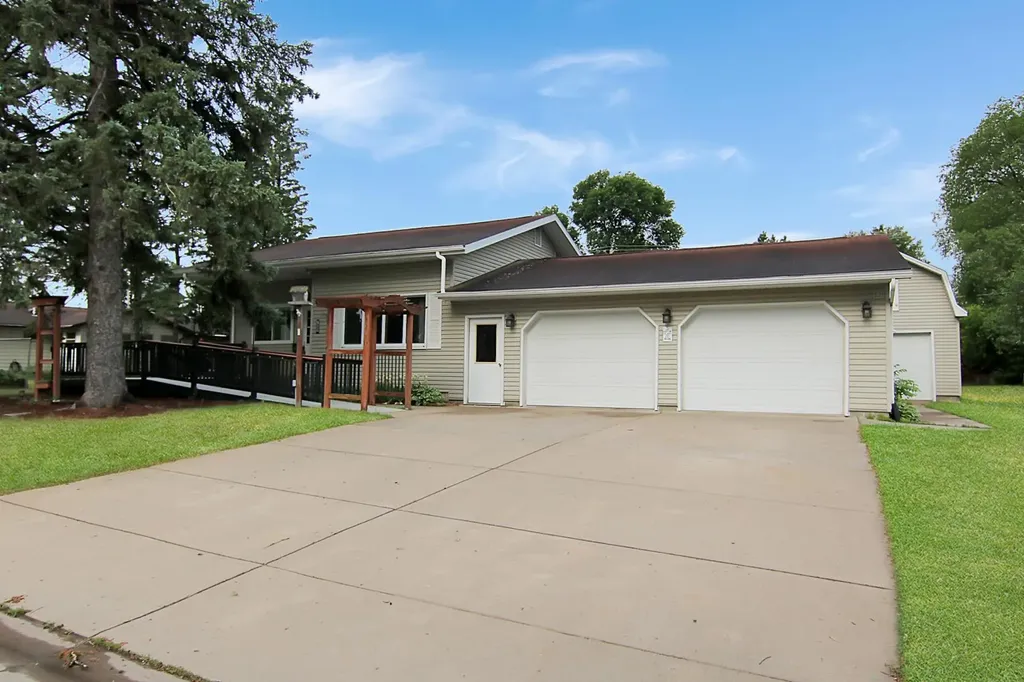 709 9th Avenue NE Brainerd MN 56401