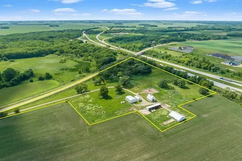 11990 380th Avenue Blue Earth MN 56013