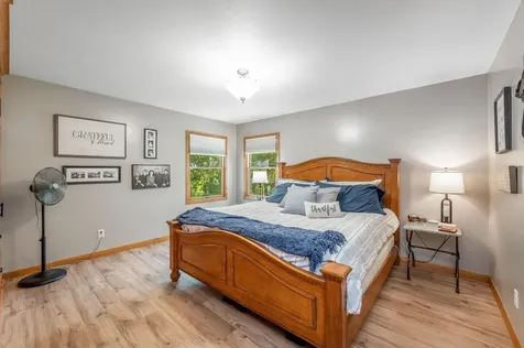 11990 380th Avenue Blue Earth MN 56013