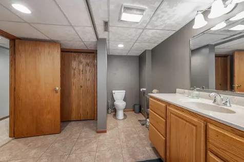 11990 380th Avenue Blue Earth MN 56013