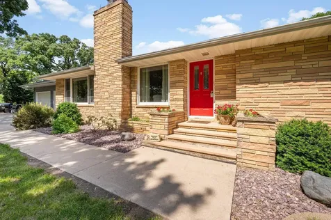 11990 380th Avenue Blue Earth MN 56013