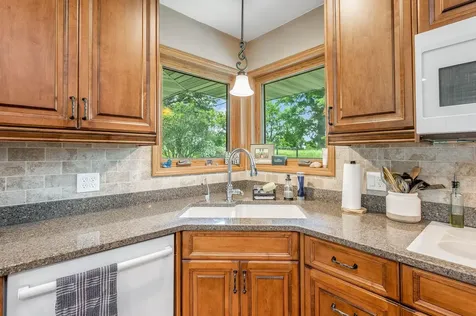 11990 380th Avenue Blue Earth MN 56013