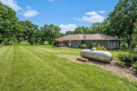 11990 380th Avenue Blue Earth MN 56013