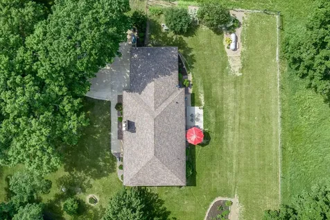 11990 380th Avenue Blue Earth MN 56013