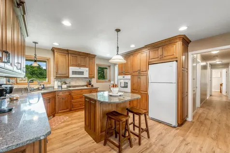 11990 380th Avenue Blue Earth MN 56013
