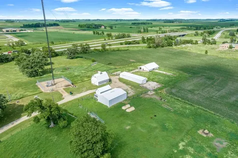 11990 380th Avenue Blue Earth MN 56013