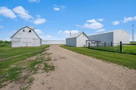 11990 380th Avenue Blue Earth MN 56013