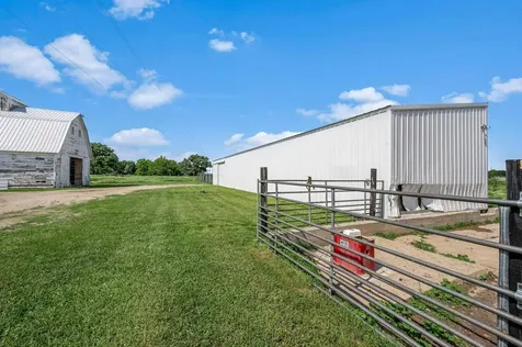 11990 380th Avenue Blue Earth MN 56013