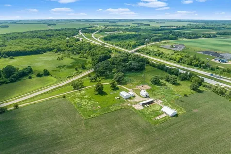 11990 380th Avenue Blue Earth MN 56013