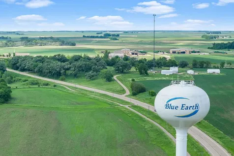 11990 380th Avenue Blue Earth MN 56013