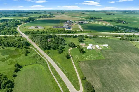 11990 380th Avenue Blue Earth MN 56013
