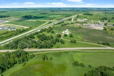 11990 380th Avenue Blue Earth MN 56013