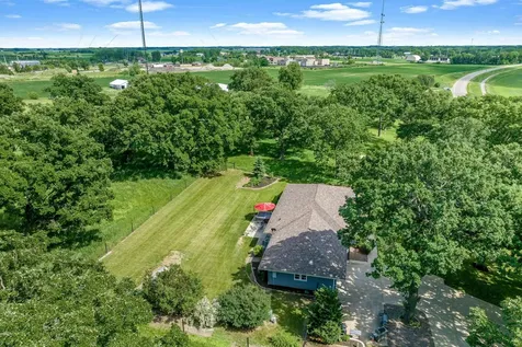 11990 380th Avenue Blue Earth MN 56013