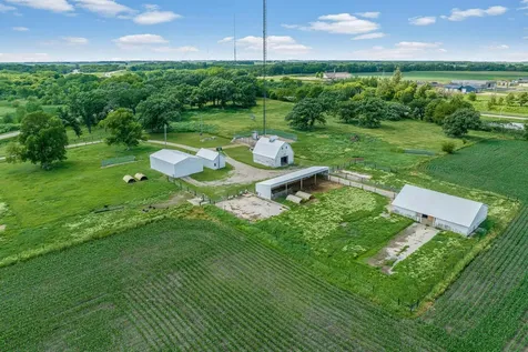 11990 380th Avenue Blue Earth MN 56013