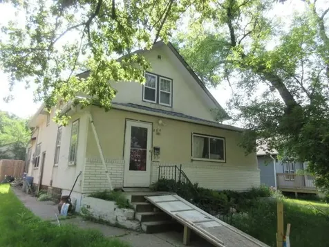 804 2nd Avenue NE Jamestown ND 58401