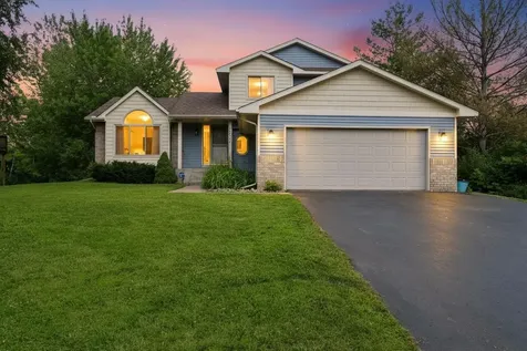5023 Helena Road N Oakdale MN 55128