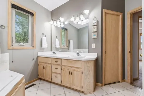 5023 Helena Road N Oakdale MN 55128