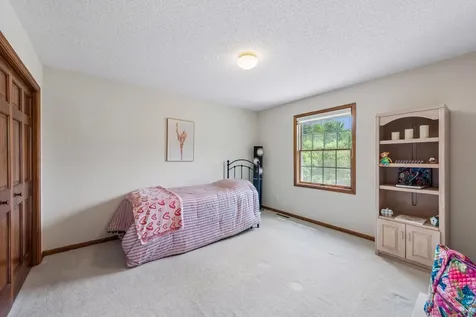 823 Hidden Meadow Trail Eagan MN 55123
