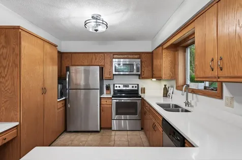 23045 Plateau Drive Lakeville MN 55044