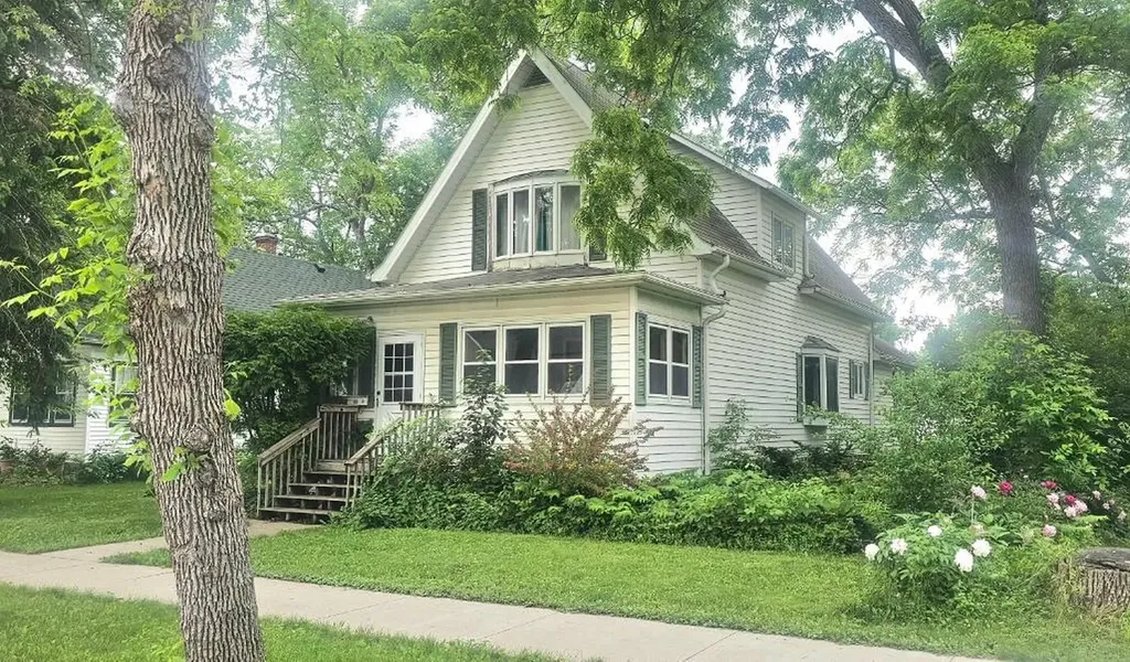 205 E 6th Street Morris MN 56267