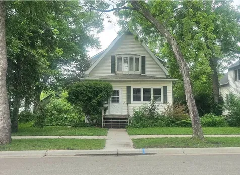 205 E 6th Street Morris MN 56267