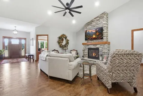 620 Loretta Circle Spicer MN 56288