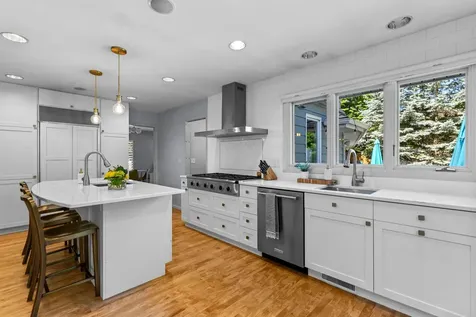 6612 Dovre Drive Edina MN 55436