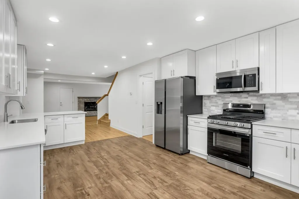 1077 Century Avenue S Maplewood MN 55119