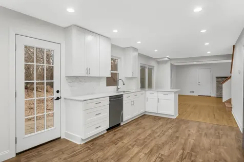 1077 Century Avenue S Maplewood MN 55119